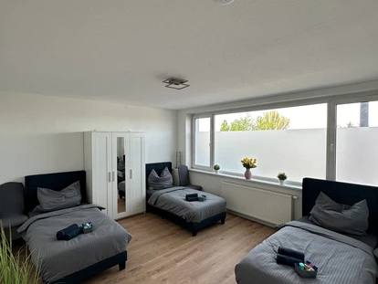 Monteurwohnung - Hund erlaubt - Sachsen - Schlafzimmer 2 - Gemütliche Unterkunft 90m² mit 6 Einzelbetten 
