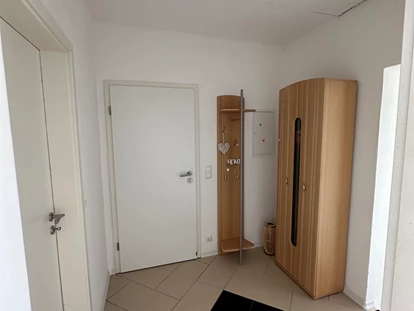 Monteurwohnung - Badezimmer: eigenes Bad - Sachsen - Flur - Gemütliche Unterkunft 90m² mit 6 Einzelbetten 