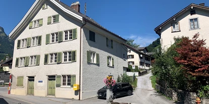 Monteurwohnung - Art der Unterkunft: Gästehaus - PLZ 8750 (Schweiz) - Aussenansicht - Revier Bliili und Spitzer