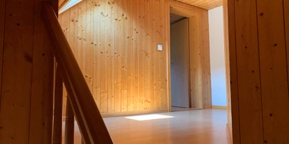 Monteurwohnung - Art der Unterkunft: Gästehaus - Glarus-Stadt - Treppenhaus - Revier Bliili und Spitzer