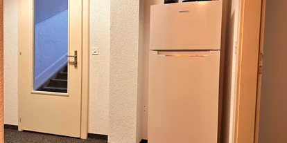 Monteurwohnung - Kühlschrank - PLZ 8750 (Schweiz) - Kühlschrank, Kaffeemaschine - Revier Kanzlei im Hazzo