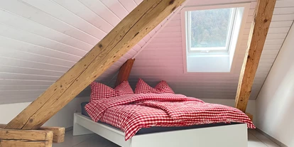 Monteurwohnung - Kühlschrank - PLZ 8750 (Schweiz) - Bett 140 x 200 - Revier Attika im Hazzo