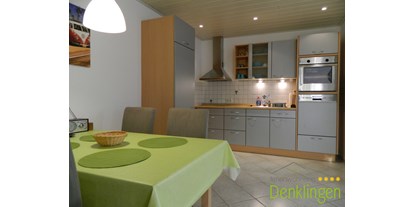 Monteurwohnung - Art der Unterkunft: Ferienwohnung - PLZ 51588 (Deutschland) - Küchenzeile mit Essbereich - Ferienwohnung Denklingen