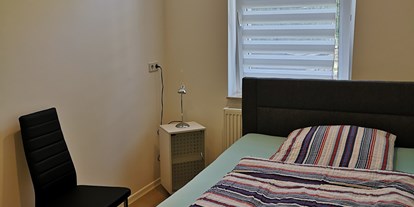 Monteurwohnung - Bettwäsche: Bettwäsche gegen Gebühr - Zwickau - Schlafzimmer WHG 1 - Klein aber Fein