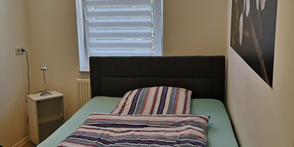 Monteurwohnung - Bettwäsche: Bettwäsche gegen Gebühr - PLZ 08428 (Deutschland) - Schlafzimmer WHG 1 - Klein aber Fein