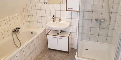 Monteurwohnung - Badezimmer: eigenes Bad - Alsdorf (Städteregion Aachen) - Vermietung Papazissis