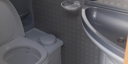 Monteurwohnung - Art der Unterkunft: Gästezimmer - Pernitz - Badezimmer mit WC - Mietwohnwagen