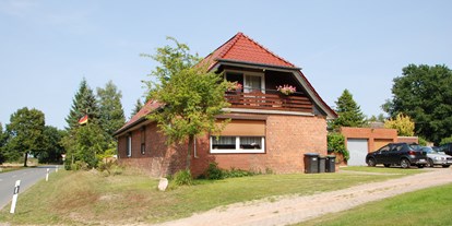 Monteurwohnung - Gülzow (Kreis Herzogtum Lauenburg) - Das Haus mit der Ferienwohnung. - Ferienwohnung-Bullendorf