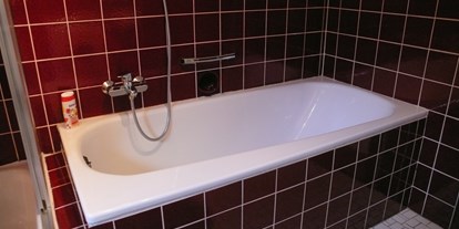 Monteurwohnung - Zimmertyp: Mehrbettzimmer - PLZ 35239 (Deutschland) - Badewanne - Ferienwohnung-Dillenburg-Bonsels
