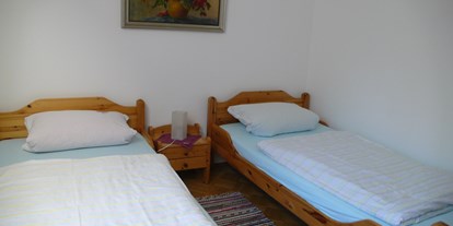 Monteurwohnung - Balkon - Rehe - 2. Schlafzimmer - Ferienwohnung-Dillenburg-Bonsels