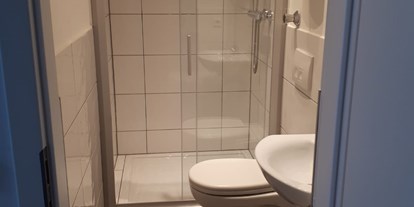 Monteurwohnung - Badezimmer: Gemeinschaftsbad - Sprockhövel - Monteurzimmer/ Appartment / Wohnung 5 Schlafplätze Neu renoviert in Dortmund inkl.Frühstück