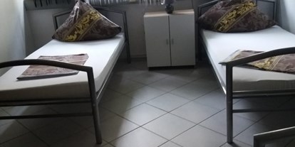 Monteurwohnung - Art der Unterkunft: Gästezimmer - Karlsruhe Neureut - Monteur Betten zu vermieten 