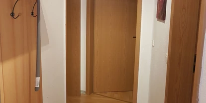 Monteurwohnung - Kühlschrank - Leubnitz - Flur - Zweiraum Wohnung für 2 Personen 