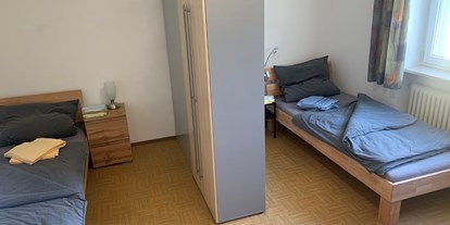 Monteurwohnung - Kaffeemaschine - Bayern - Schlafzimmer je 2 Einzel - Betten, mit Trennwand 
 - Zimmer in Nähe Vilsbiburg