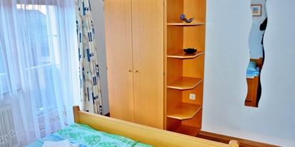 Monteurwohnung - Zimmertyp: Einzelzimmer - Niederau (Wildschönau) - Geräumige Wohnung für 4 - 6 Personen! 45 m" Apartment Rosskopf - großes Wohnzimmer - Astoria Apartments Wildschoenau