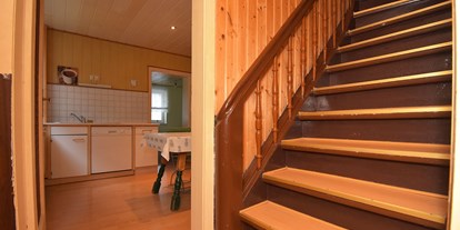 Monteurwohnung - Küche: eigene Küche - PLZ 98667 (Deutschland) - Treppenaufgang ins Obergeschoss - Haus Markus