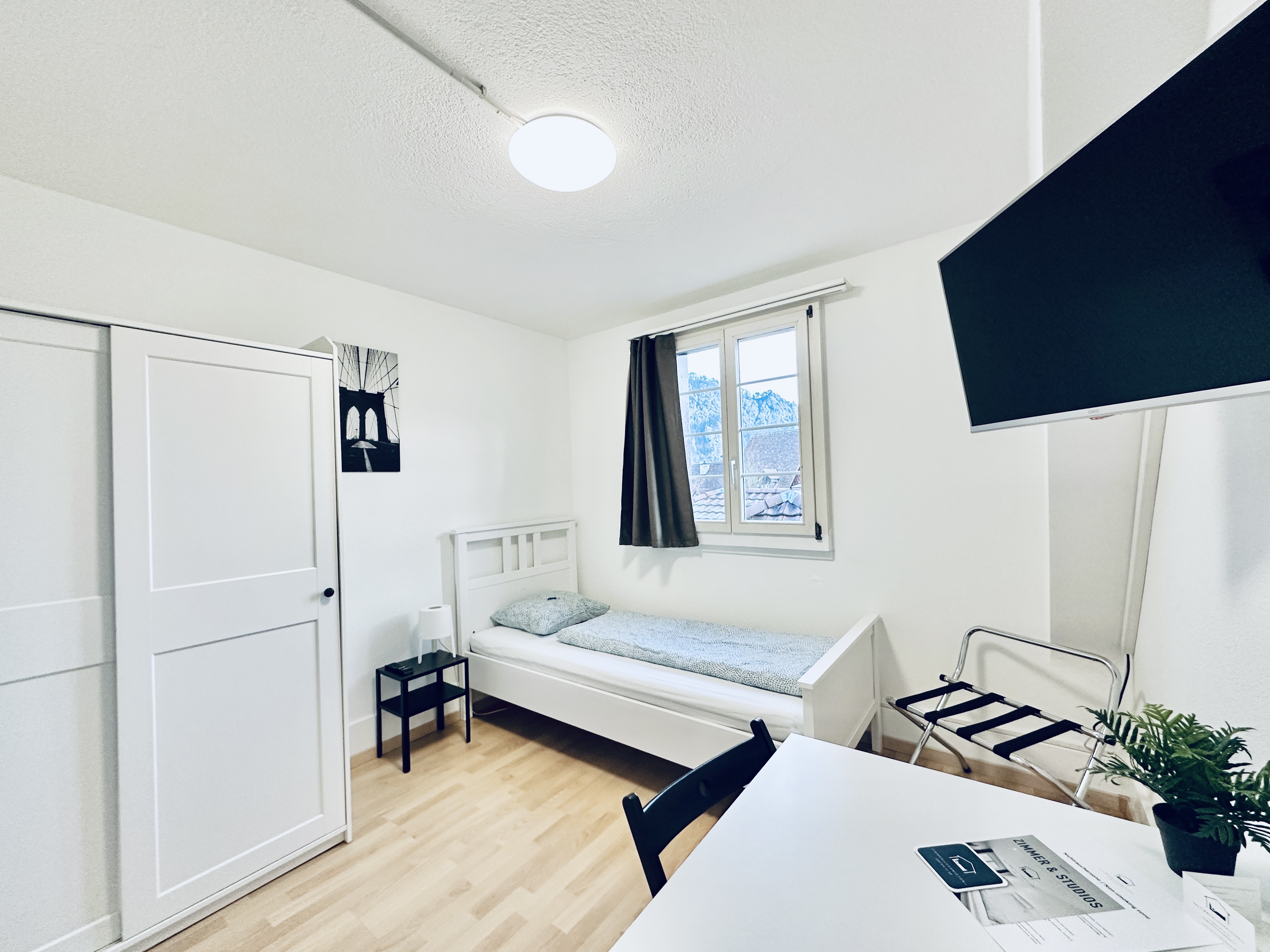 Monteurzimmer - Einzelzimmer - Möblierte Monteur Einzel- und Zweibettzimmer Balsthal