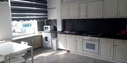 Monteurwohnung - Art der Unterkunft: Pension - Küche mit Waschmaschine - Rose