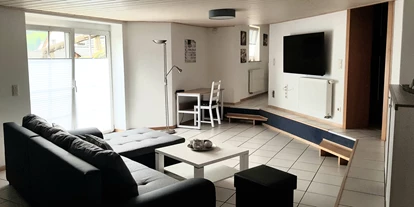 Monteurwohnung - Zimmertyp: Doppelzimmer - PLZ 59889 (Deutschland) - Modern,und hell eingerichtetes Wohnzimmer mit 52" Flat-Screen und freiem W-Lan. - Tatjana Tillmann