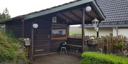 Monteurwohnung - Waschmaschine - Balve - Zus. Gartenhütte im Terrassenbereich.  - Tatjana Tillmann
