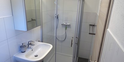 Monteurwohnung - Badezimmer: eigenes Bad - PLZ 57587 (Deutschland) - Bad (Ansicht2) - Monteurzimmer Pecere