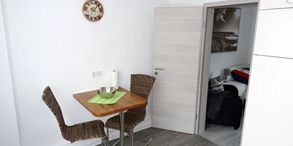Monteurwohnung - Kühlschrank - Friesenhagen - Küche (Ansicht2) - Monteurzimmer Pecere