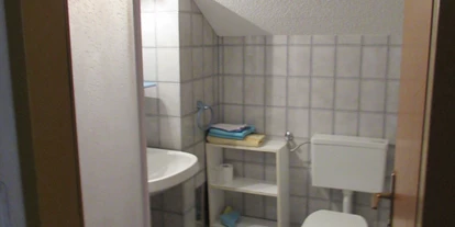 Monteurwohnung - Art der Unterkunft: Gästezimmer - Wien-Stadt Meidling - Badezimmer mit Dusche & WC - Pension - Gästehaus Barbara