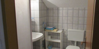 Monteurwohnung - Art der Unterkunft: Gästezimmer - Hinterleiten (Eichgraben) - Badezimmer mit Dusche & WC - Pension - Gästehaus Barbara