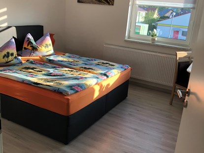 Monteurwohnung - Bettwäsche: Bettwäsche inklusive - Nienhagen (Landkreis Harz) - Doppelzimmer mit Küchenzeile und Bad in Quedlinburg 
