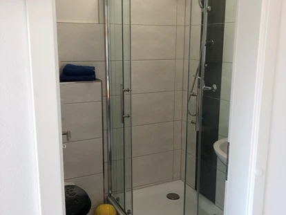 Monteurwohnung - Badezimmer: eigenes Bad - Neuplatendorf - Doppelzimmer mit Küchenzeile und Bad in Quedlinburg 