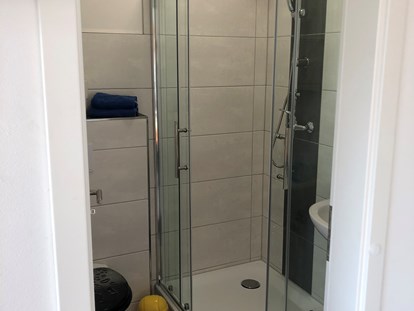 Monteurwohnung - Kühlschrank - PLZ 06484 (Deutschland) - Doppelzimmer mit Küchenzeile und Bad in Quedlinburg 