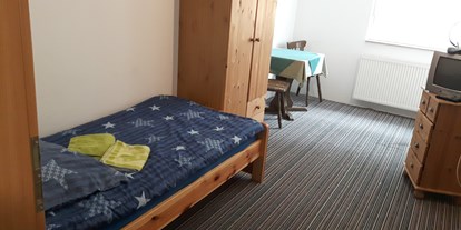 Monteurwohnung - Zimmertyp: Mehrbettzimmer - Ahrbrück - Zur Tomburg