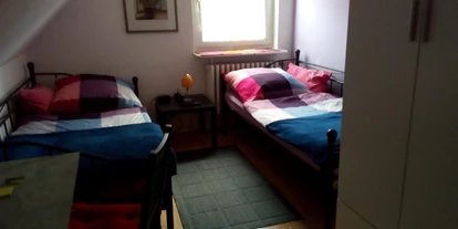 Monteurwohnung - Bettwäsche: Bettwäsche inklusive - Stein (Kreis Plön) - Zimmer 3 verfügt zusätzlich über einen eigenen Kühlschrank - Toma Vermietung