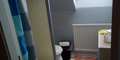 Monteurwohnung - TV - Stein (Kreis Plön) - Duschbad mit WC in der 2. Etage - Toma Vermietung