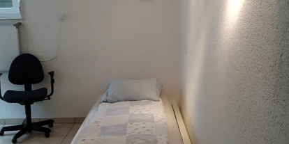 Monteurwohnung - Badezimmer: Gemeinschaftsbad - Tamm - Einzelbett - Regina Häusermann 🌺 Stuttgart Nord, frei ab SOFORT Juli, August 2019