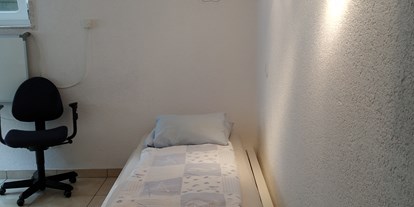 Monteurwohnung - Badezimmer: Gemeinschaftsbad - Ludwigsburg Eglosheim - Einzelbett - Regina Häusermann 🌺 Stuttgart Nord, frei ab SOFORT Juli, August 2019