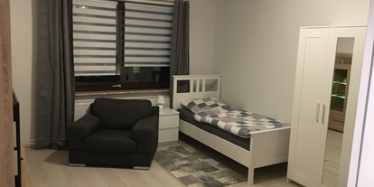 Monteurwohnung - Zimmertyp: Doppelzimmer - Detailfoto ( Komfortables 2 Bett Zimmer in einer 3 Raum - Wohnung in Bremerhaven - Mitte im Zentrum ) .  - Cityhome Bremerhaven