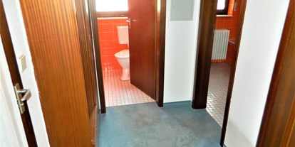 Monteurwohnung - Badezimmer: eigenes Bad - Leonberg (Böblingen) - Möblierte Wohnungen in Weil im Schönbuch