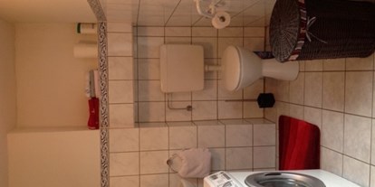 Monteurwohnung - Badezimmer: eigenes Bad - Rech - Bad - Hinter der Mühle - Mayschoss