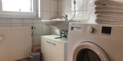 Monteurwohnung - Waschmaschine - Wenzenbach - Badezimmer - (BUL102) Moderne Monteurwohnung 