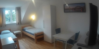 Monteurwohnung - Zimmertyp: Einzelzimmer - Köln Pulheim - Beispiel: 2 - 3 Bettzimmer - Apartments Slobodyansky