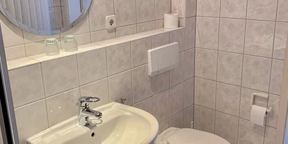 Monteurwohnung - Badezimmer: eigenes Bad - PLZ 49324 (Deutschland) - Helles Zimmer in ehemalige Pension