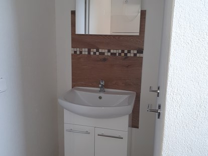 Monteurwohnung - Badezimmer: eigenes Bad - Ein Bad - Monteurwohnung, Nähe Wittenberg