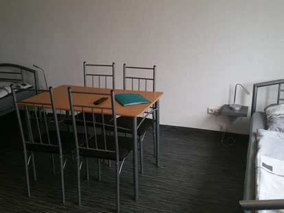 Monteurwohnung - Küche: eigene Küche - Düben - Doppelzimmer / Wohnbereich - Monteurwohnung, Nähe Wittenberg