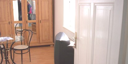 Monteurwohnung - Badezimmer: Gemeinschaftsbad - Thüringen - Monteurzimmer Rudolstadt für bis zu 12 Personen in Einzelbetten - ZIMMERVERMIETUNG OPPEL