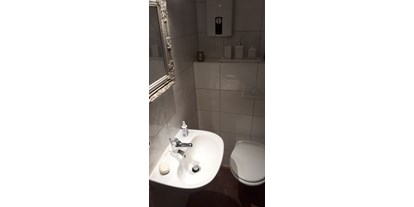 Monteurwohnung - Badezimmer: eigenes Bad - Döbeln - Ferien­wohnung "Monti" am Biberdamm