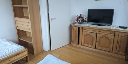 Monteurwohnung - Badezimmer: eigenes Bad - Sommerach - Doppez.8 - Gästezimmer Knauer im Steigerwald- ZIMMER FREI! ab 18€