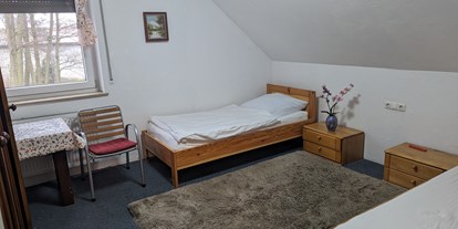 Monteurwohnung - Bettwäsche: Bettwäsche inklusive - Markt Bibart - Zi 1 Doppelzimmer - Gästezimmer Knauer im Steigerwald- ZIMMER FREI! ab 18€