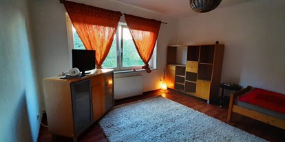 Monteurwohnung - Kühlschrank - PLZ 21244 (Deutschland) - Das 3 Bett Zimmer. - Monteurzimmer - Gästezimmer - Ferienzimmer