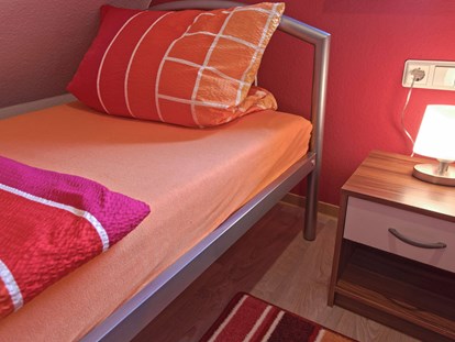 Monteurwohnung - Zimmertyp: Mehrbettzimmer - Wollershausen - Extra Schlafzimmer Studio - Apartment Haus am Grün